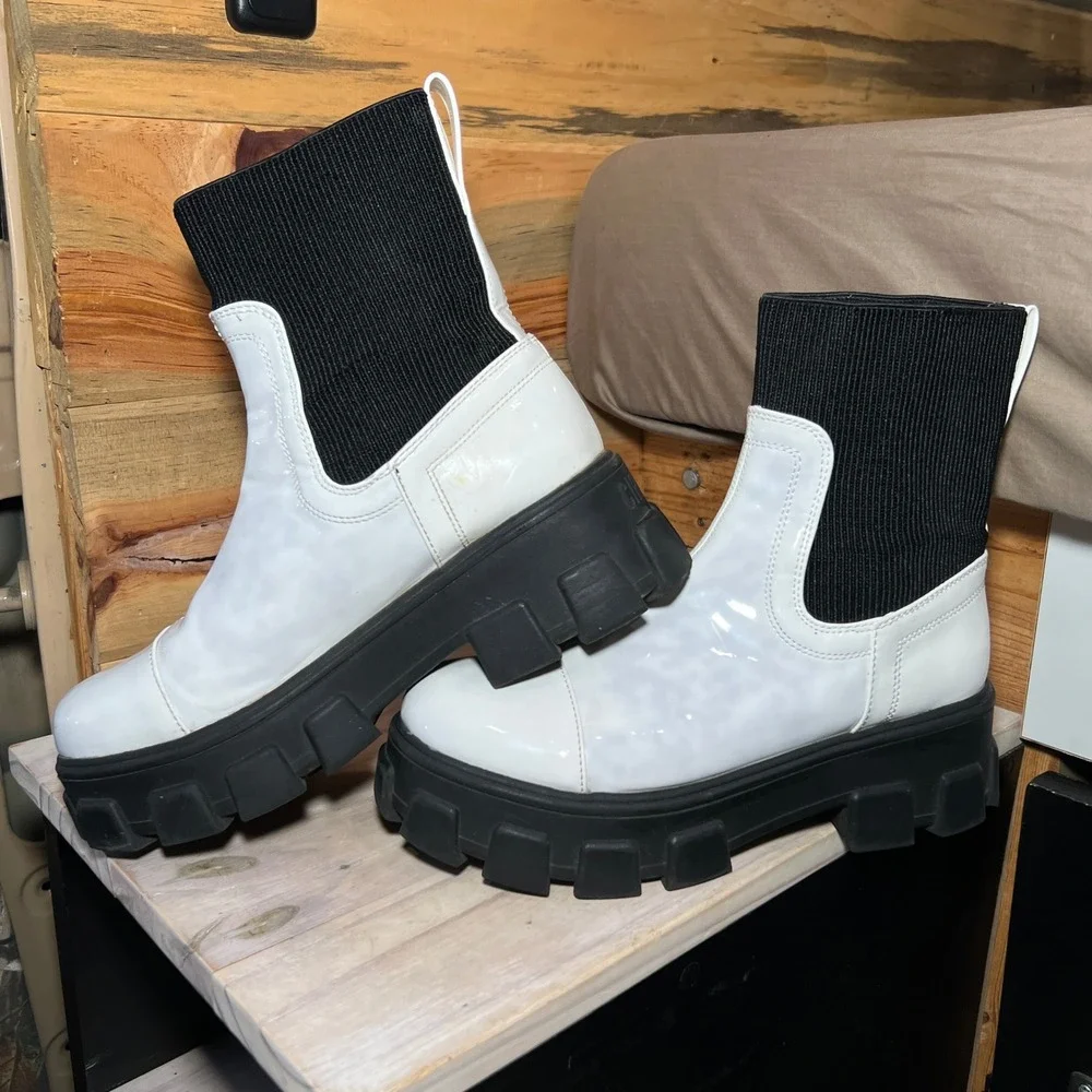 Circus NY Womens 7.5 Davina Platform Boots White Black Sock Ankle Lug Sole‎ Goth